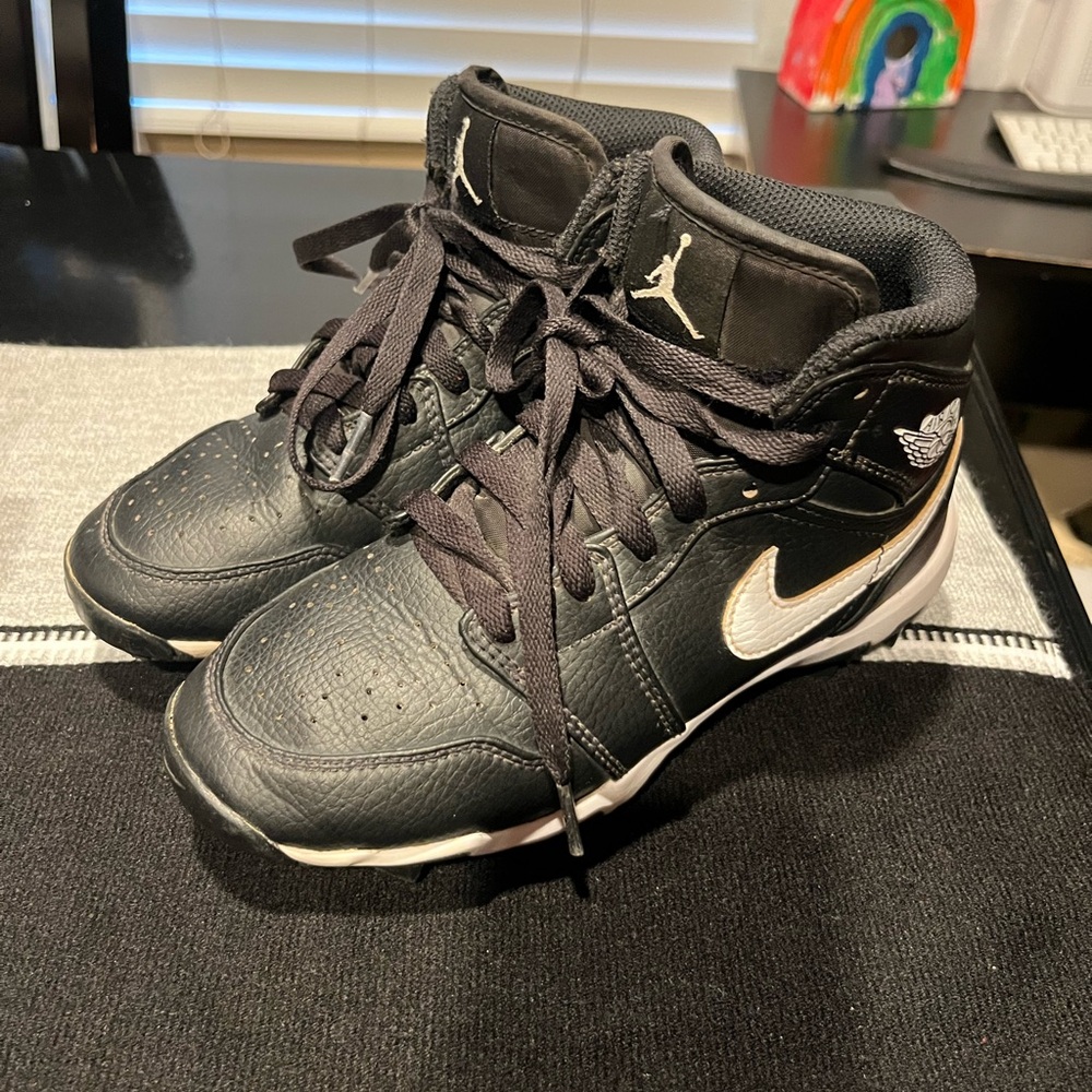 Nike Air Jordan 1 Mid Youth Kids Cleat Black/White Size 2 Little Boy